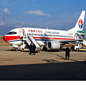 梅县机场货运航空快运业稳步发展的原因是什么？